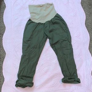 Maternity weekender pants